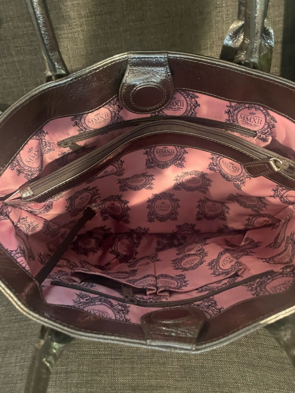 My Flat In London - Jan Hedrick Metallic Pewter Tote Bag with Crown Detail👑👑 - Picture 11 of 13